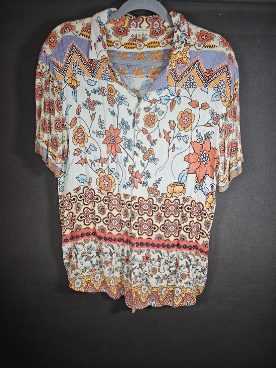 EARTHBOUND Tops - EARTHBOUND Coral & Light Blue Floral Button-Down Shirt